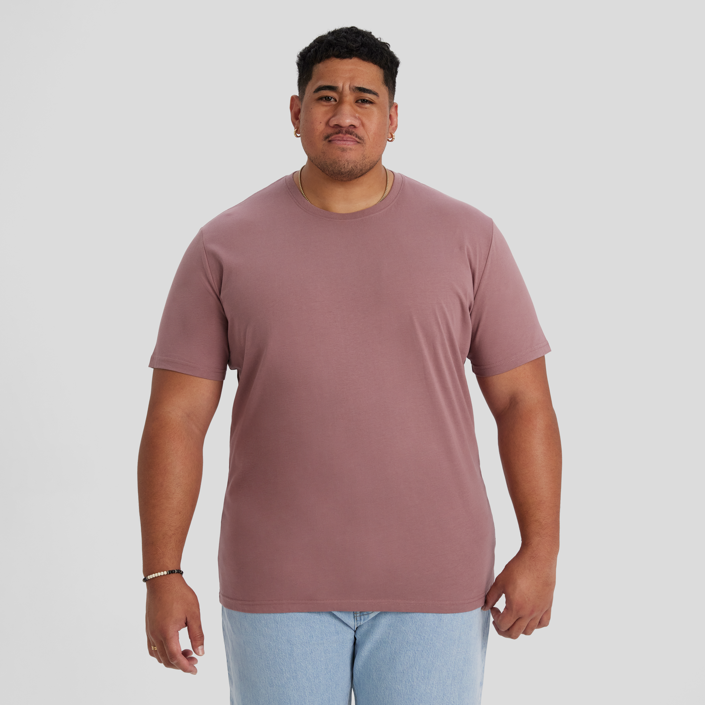 ESSENTIAL CREW NECK TEE