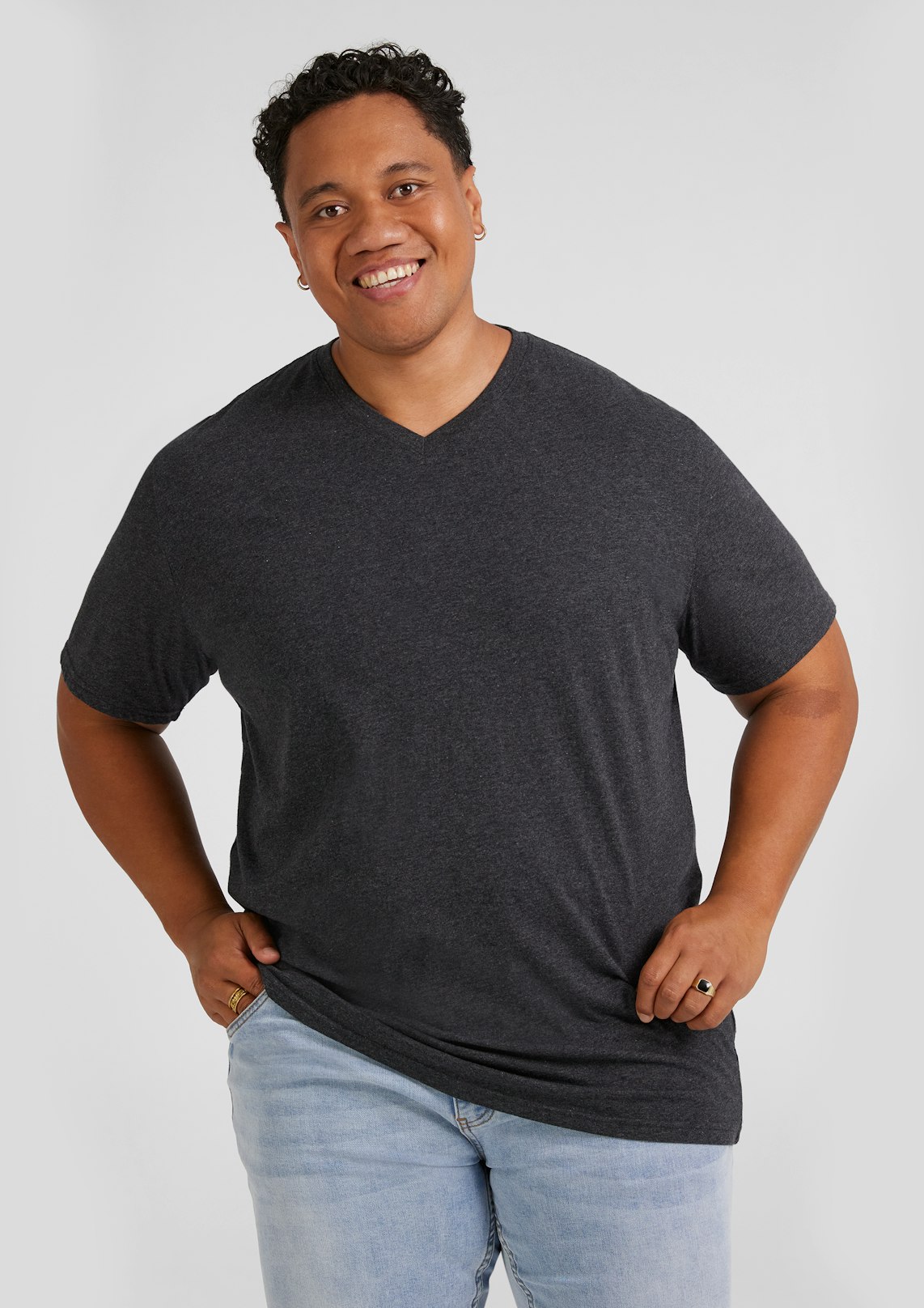 Essential V Neck Tee