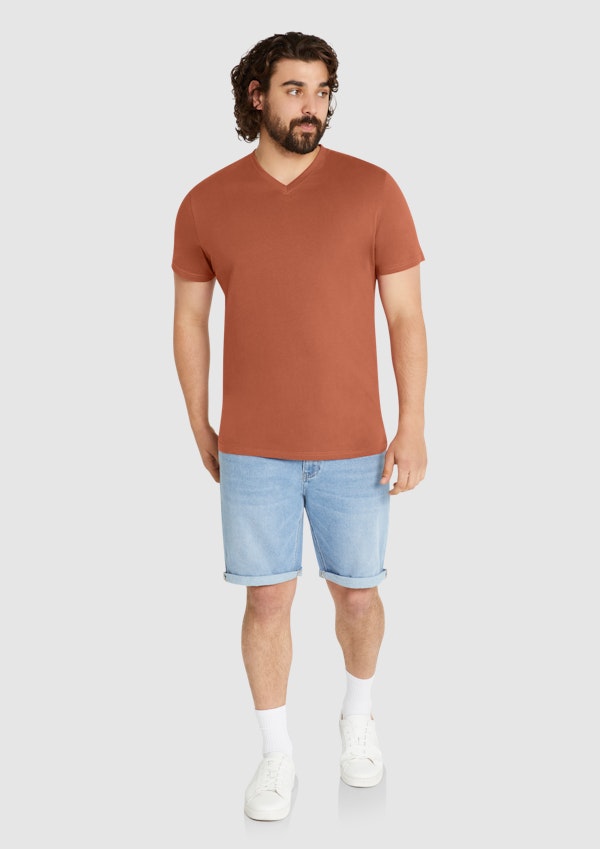 Essential V Neck Tee
