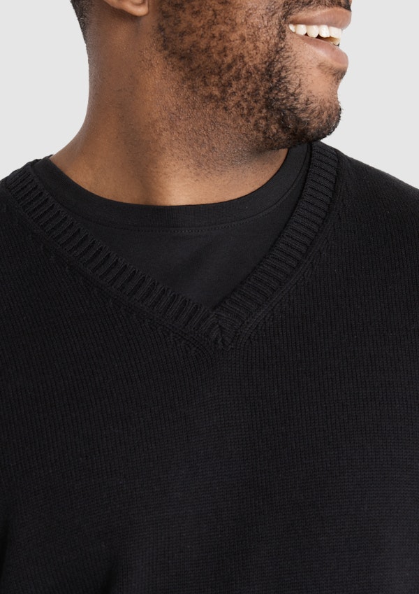 Black Essential Knit Vest