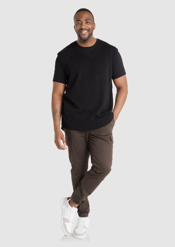 Black Essential Knit Vest