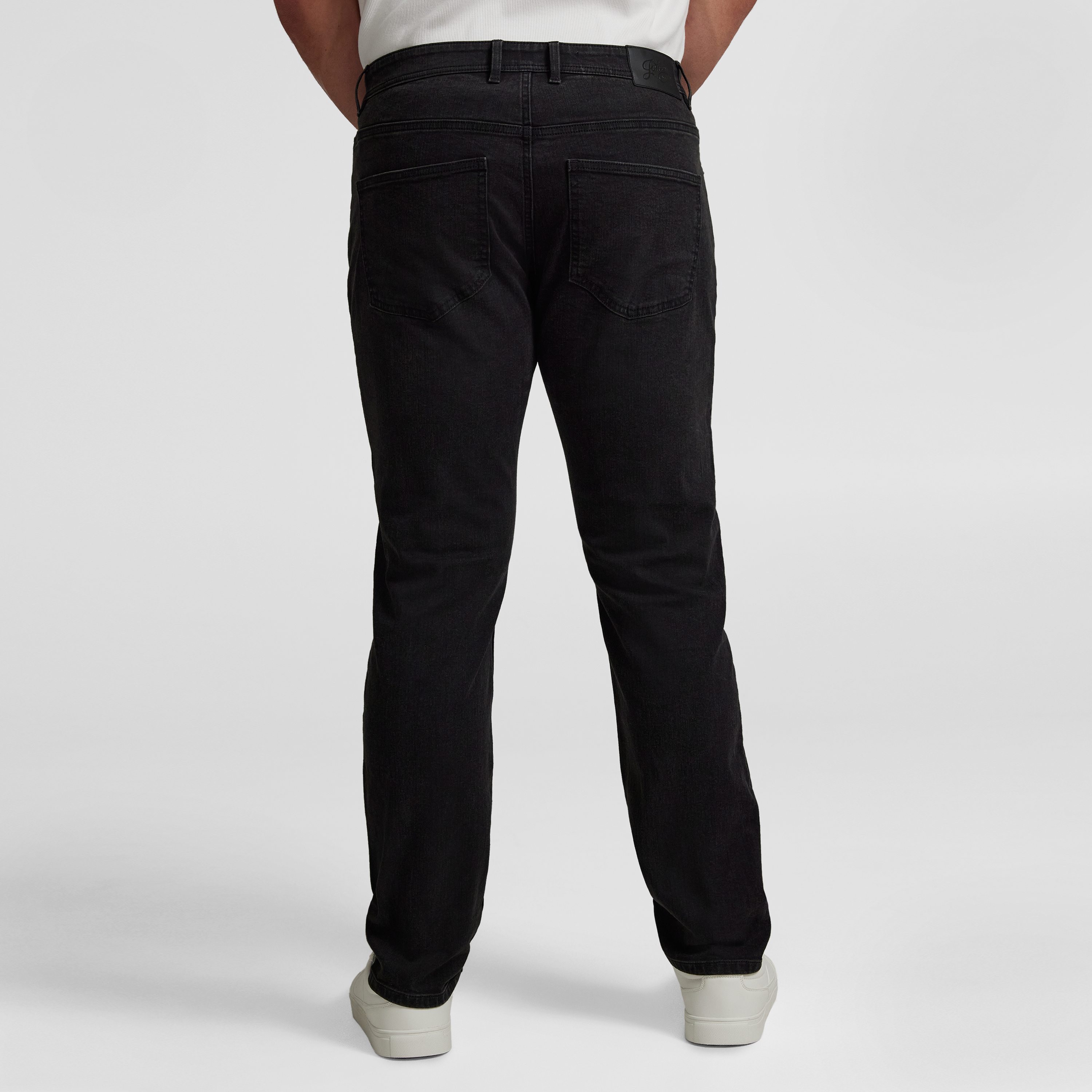 Washed Black Ronnie Tapered Fit Jean