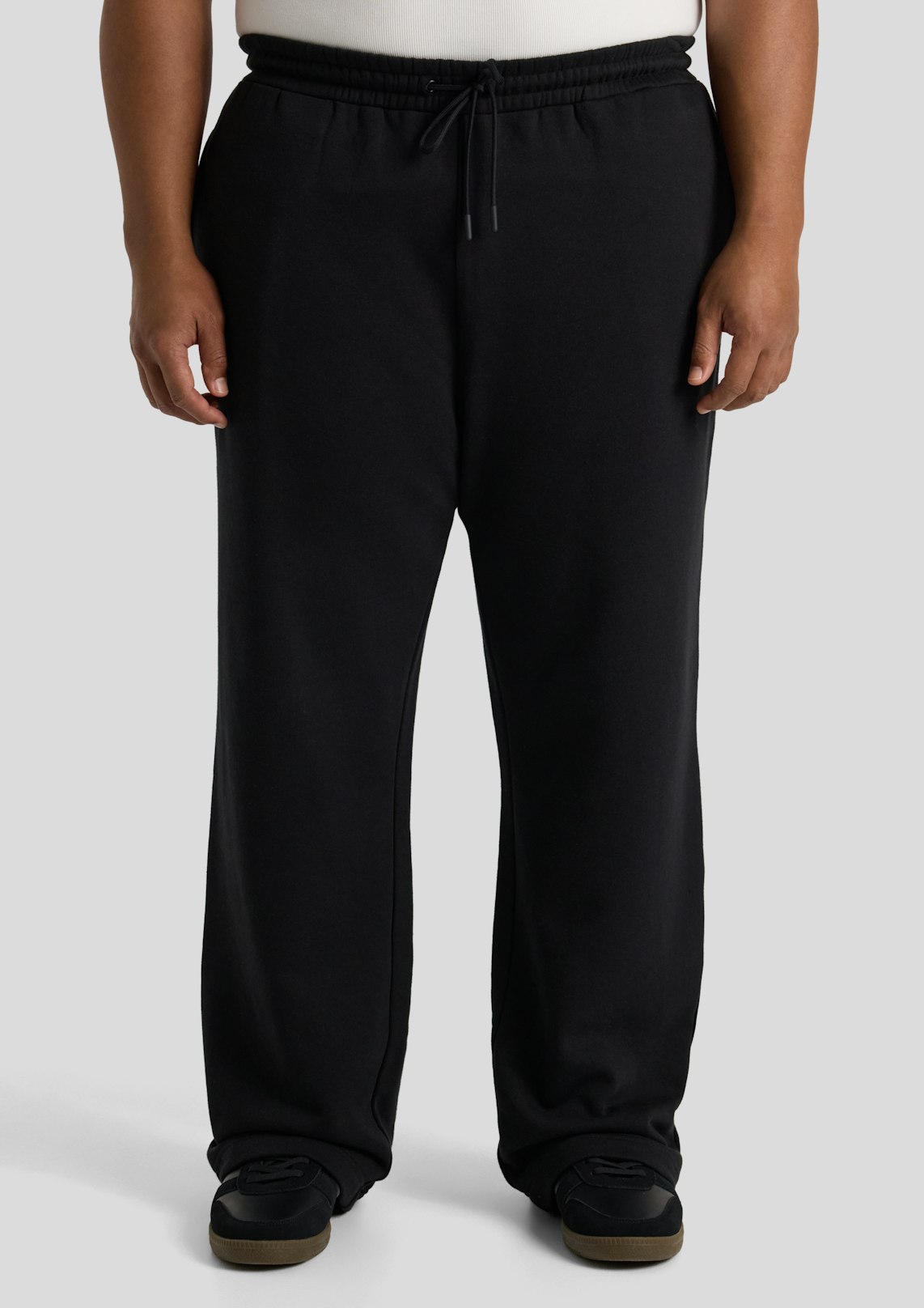 Essential Straight Track Pant